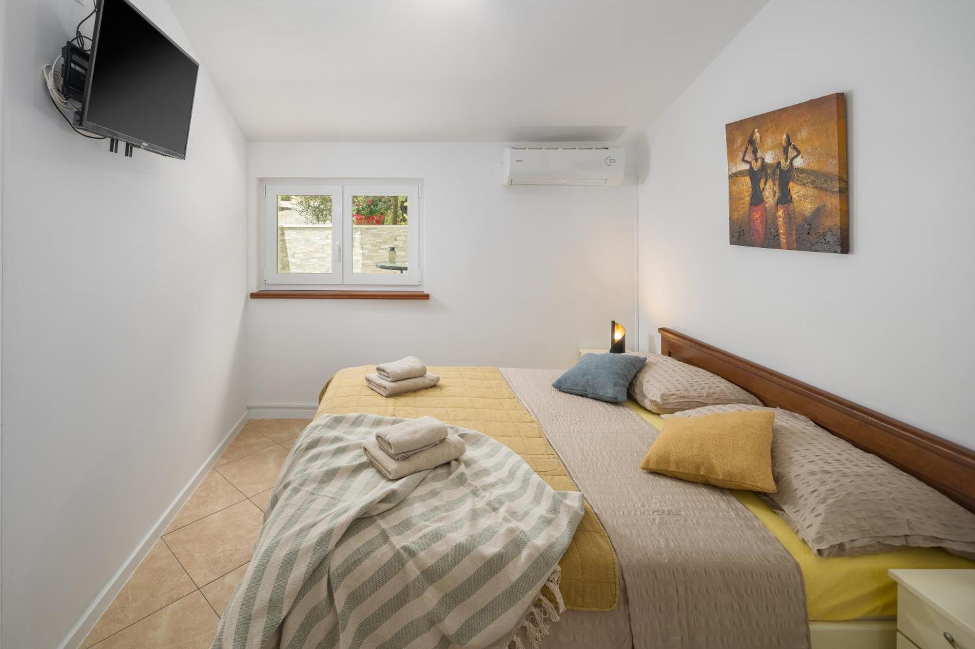 Guest House Ravnic Πόρετς Εξωτερικό φωτογραφία