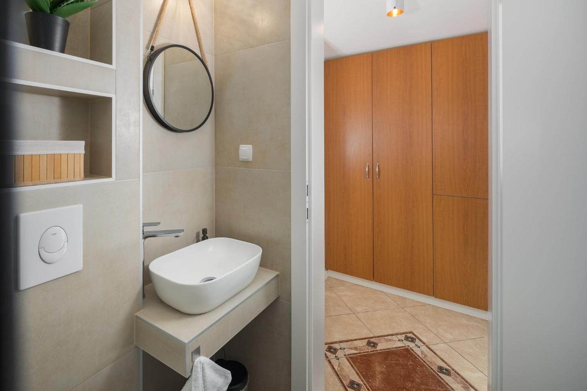 Guest House Ravnic Πόρετς Εξωτερικό φωτογραφία
