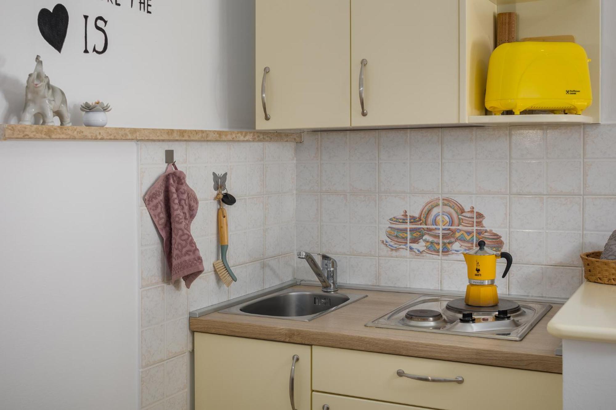 Guest House Ravnic Πόρετς Εξωτερικό φωτογραφία