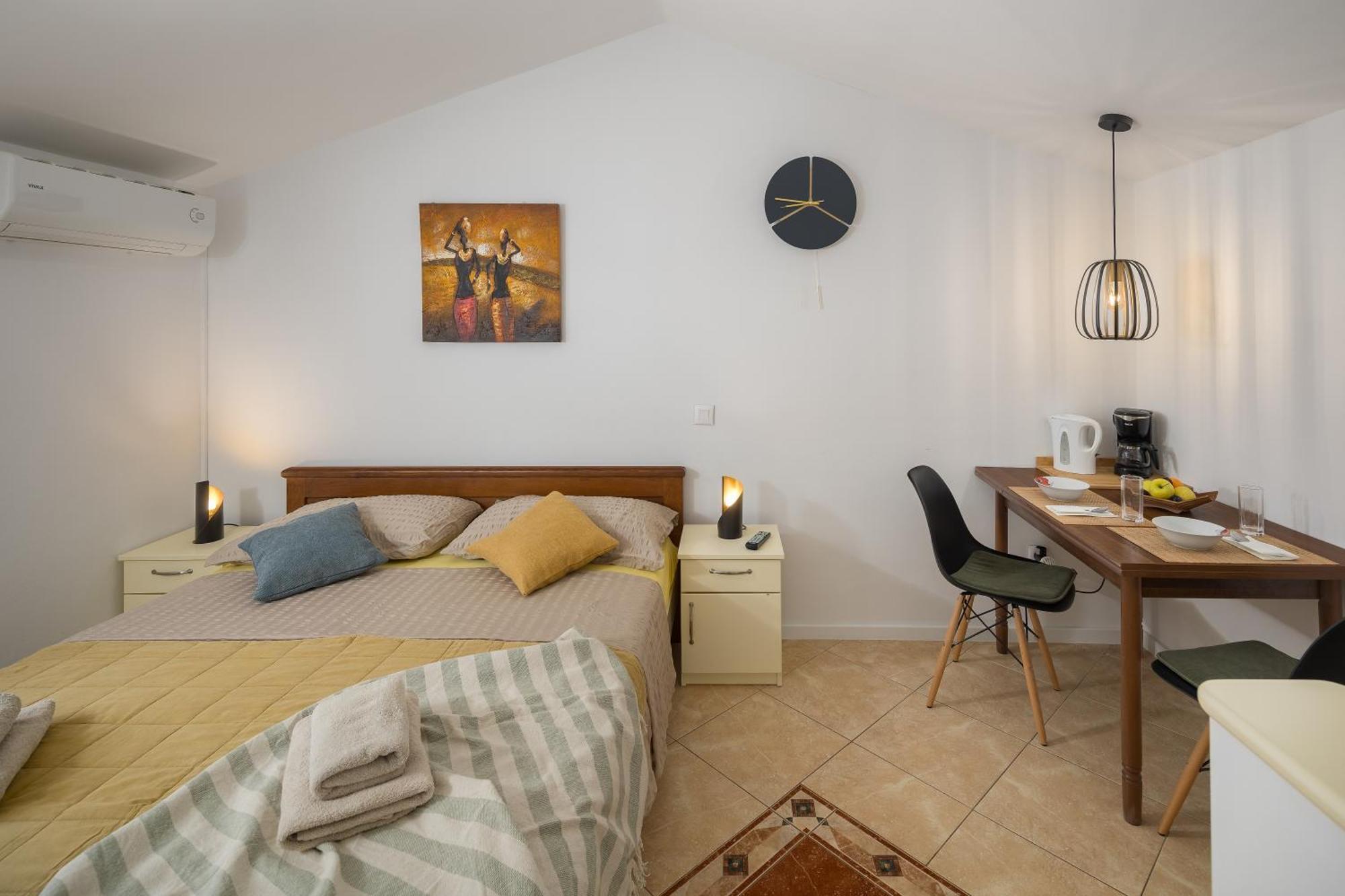 Guest House Ravnic Πόρετς Εξωτερικό φωτογραφία