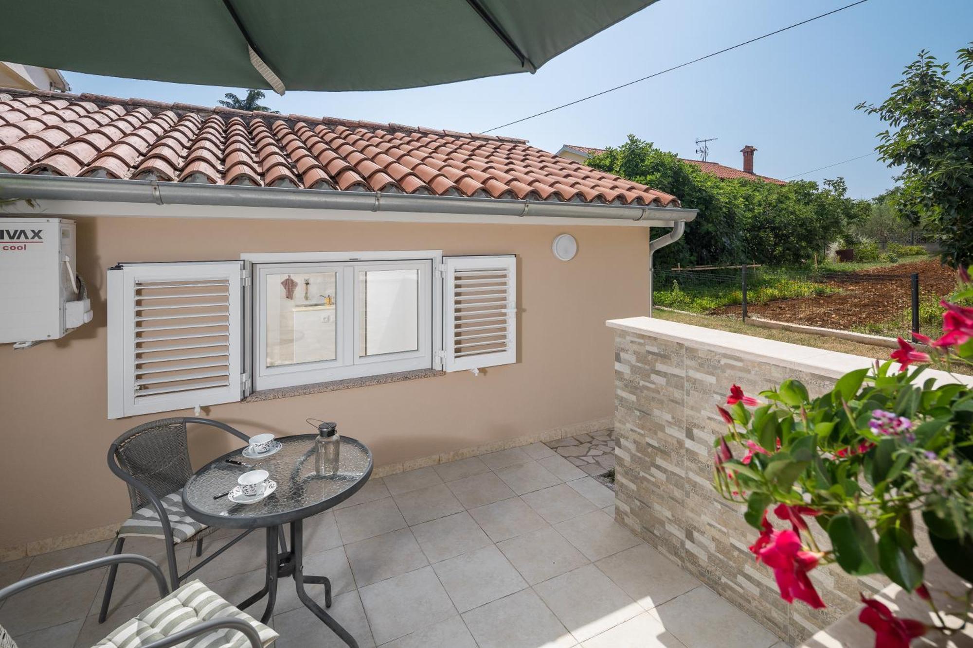 Guest House Ravnic Πόρετς Εξωτερικό φωτογραφία