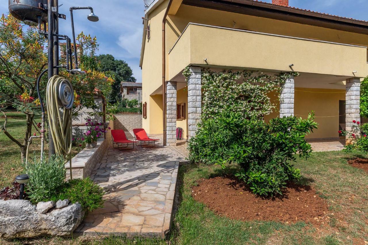 Guest House Ravnic Πόρετς Εξωτερικό φωτογραφία