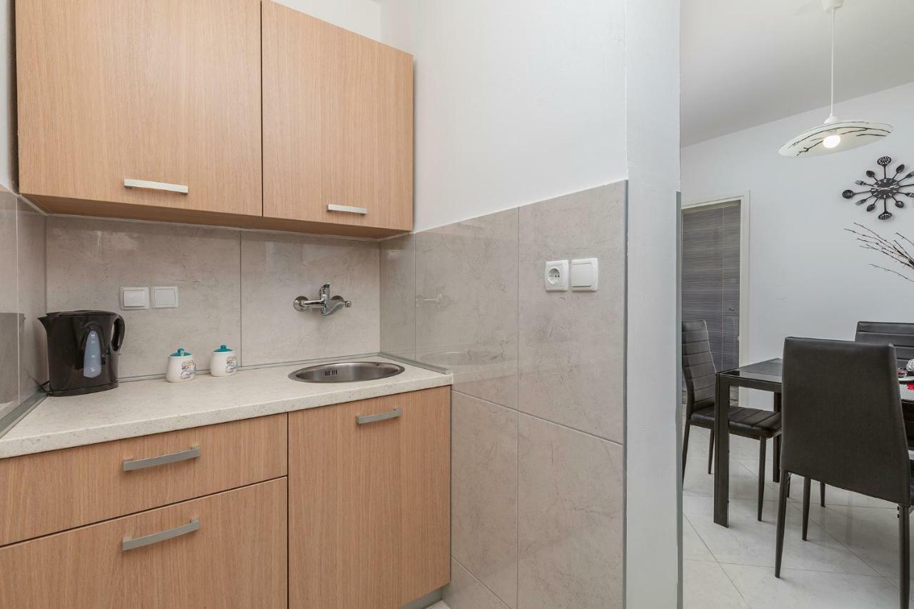 Guest House Ravnic Πόρετς Εξωτερικό φωτογραφία