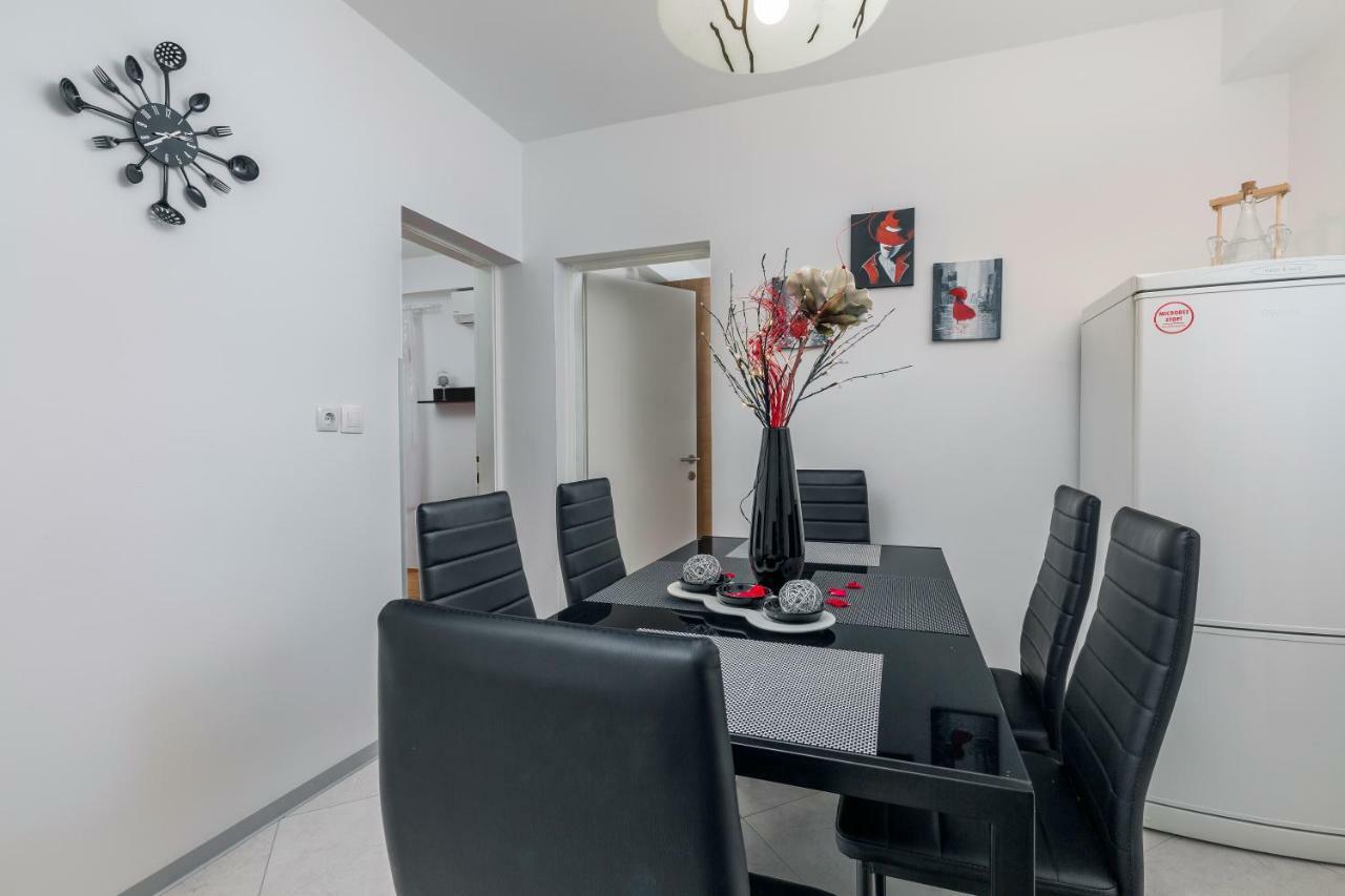 Guest House Ravnic Πόρετς Εξωτερικό φωτογραφία
