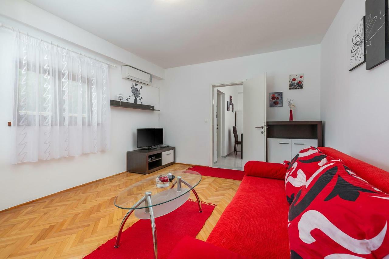 Guest House Ravnic Πόρετς Εξωτερικό φωτογραφία